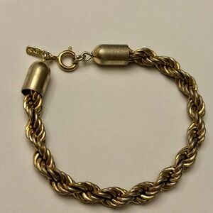 Elegant Gold-Toned VINTAGE MONET